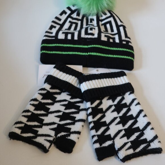 NWT Bloomingdale's Black White 2Pc Fox Pompom Beanie Hat Fingerless Gloves OS - Picture 4 of 5